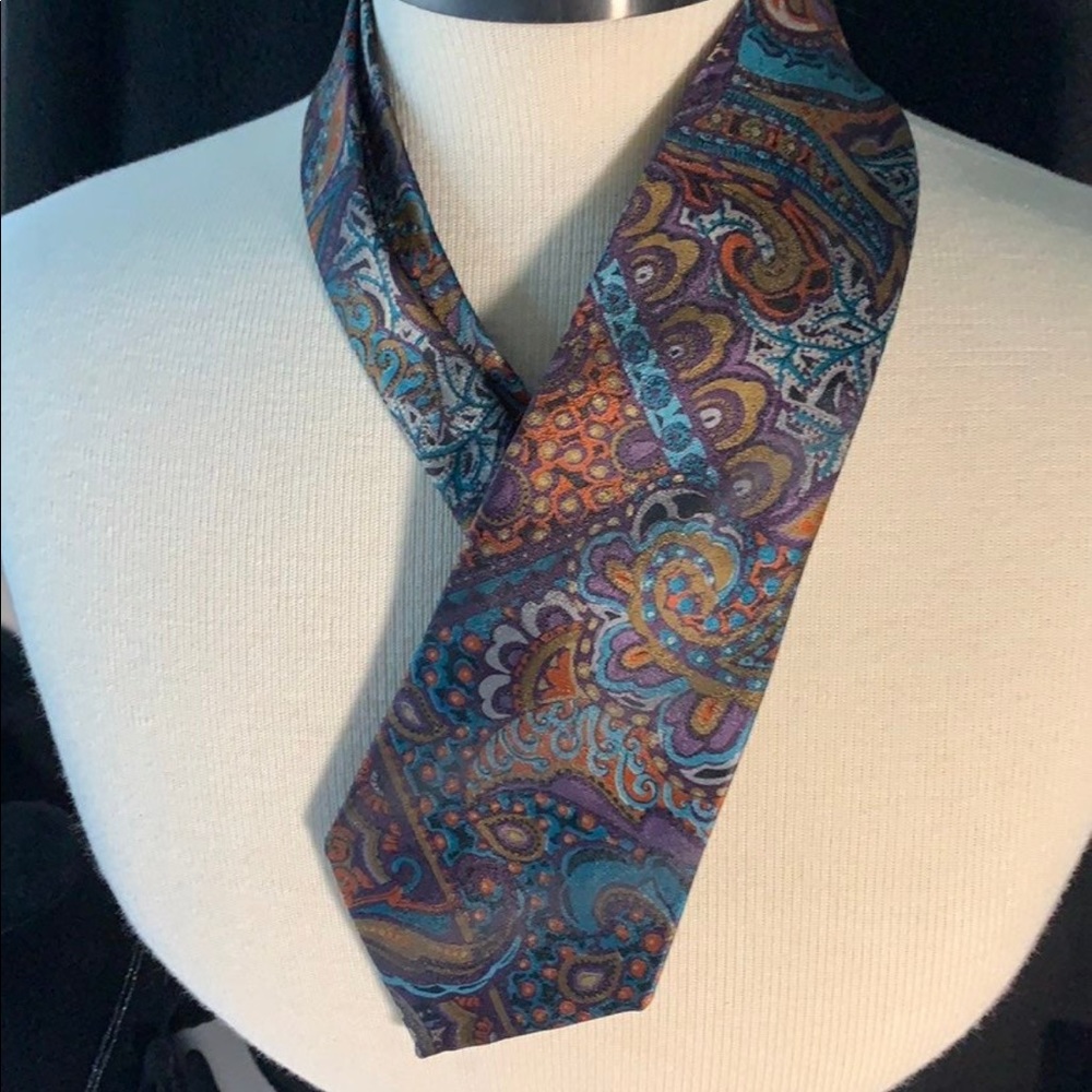 Vintage Club Classics multi color paisley tie
